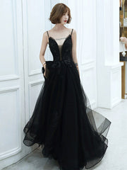 Black V-neckline Tulle with Lace Applique Long Prom Dress