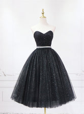 Vestido de fiesta de tul negro brillante con escote en forma de corazón y largo hasta la rodilla