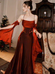 Vestido de fiesta largo de satén rojo vino con tirantes en forma de A y mangas
