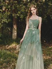 Precioso vestido de fiesta largo de tul verde degradado con tirantes