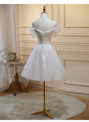 Vestido de fiesta corto de tul color marfil con escote en forma de corazón hasta la rodilla
