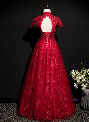 Vestido de fiesta largo con espalda abierta y encaje rojo vino