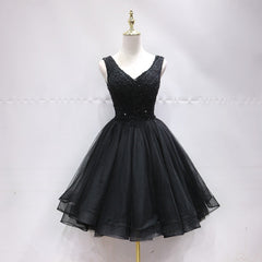 Black Tulle V Back Beaded Knee Length Homecoming Dress