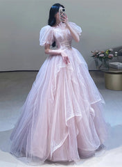 Vestido de fiesta rosa con escote en forma de corazón, de tul y cuentas, con hombros descubiertos