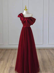 Vestido de fiesta sencillo de satén y tul color rojo vino con corte A