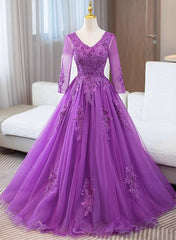 Vestido de fiesta de manga larga de tul morado con apliques de encaje