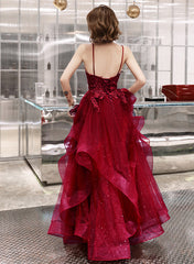 Vestido de fiesta con capas de tul brillante rojo vino y tirantes con encaje
