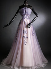 Vestido de fiesta largo de tul morado con degradado y apliques de encaje floral