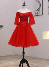 Vestido de fiesta rojo de tul con escote en forma de corazón, encaje y cuentas
