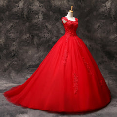 Hermoso vestido formal largo de tul rojo con flores de encaje