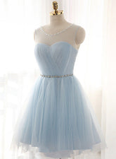 Lindo vestido de fiesta azul claro con cinturón