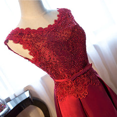 Hermoso vestido largo de encaje rojo oscuro para fiesta de graduación juvenil