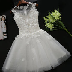 White Tulle Lace Round Neckline Knee Length Graduation Dresses