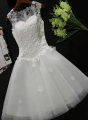 White Tulle Lace Round Neckline Knee Length Graduation Dresses