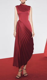 Chic Red Diagonal Pleated Midi Dress