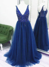 Vestido de fiesta largo hasta el suelo con escote en V y tul con cuentas brillantes