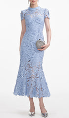 Elegant Cornflower Blue Floral Lace Midi Dress with Contrast Collar