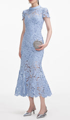 Elegant Cornflower Blue Floral Lace Midi Dress with Contrast Collar