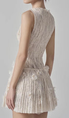 Darda Chic Beige Floral Lace Mini Dress