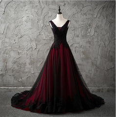 Vestido de fiesta encantador sin mangas con apliques de encaje negro y rojo y cuentas
