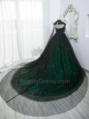 Hermoso vestido de fiesta de tul negro y verde para dulces 16 con capa