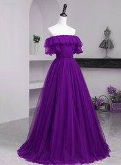 Vestido de fiesta largo con hombros descubiertos de tul morado oscuro