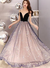 Hermoso vestido de fiesta de tul con tirantes y escote en V y terciopelo