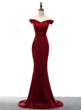 Vestido largo de fiesta de satén estilo sirena rojo oscuro