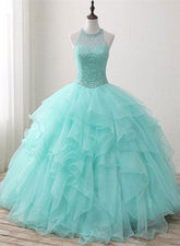 Vestido largo de quinceañera en organza verde menta y cuentas