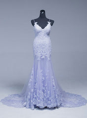 Hermosos vestidos de noche con tirantes finos, de tul lavanda y encaje.