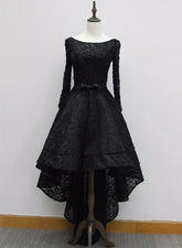 Vestido de fiesta de manga larga con encaje y corte alto bajo