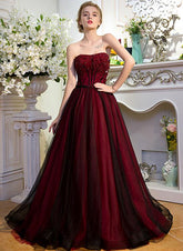 Vestido de fiesta largo de tul con escote redondo en rojo y negro y cuentas
