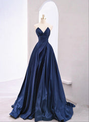 Vestido de fiesta largo de tul azul marino con corte A