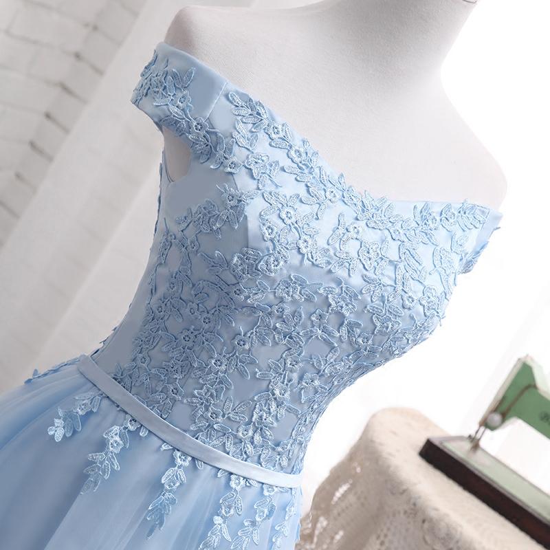 Hermoso vestido de fiesta azul claro 