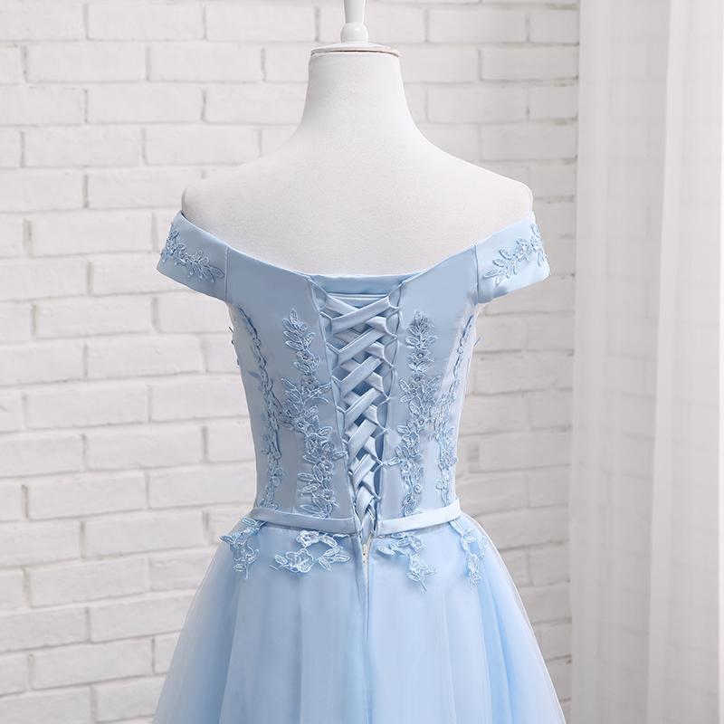 Hermoso vestido de fiesta azul claro 