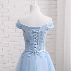 Hermoso vestido de fiesta azul claro 
