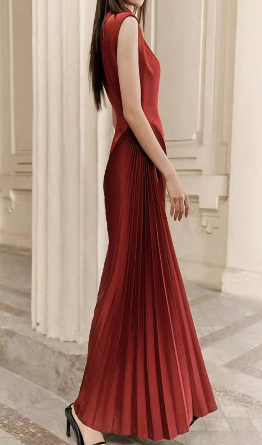 Chic Red Diagonal Pleated Midi Dress