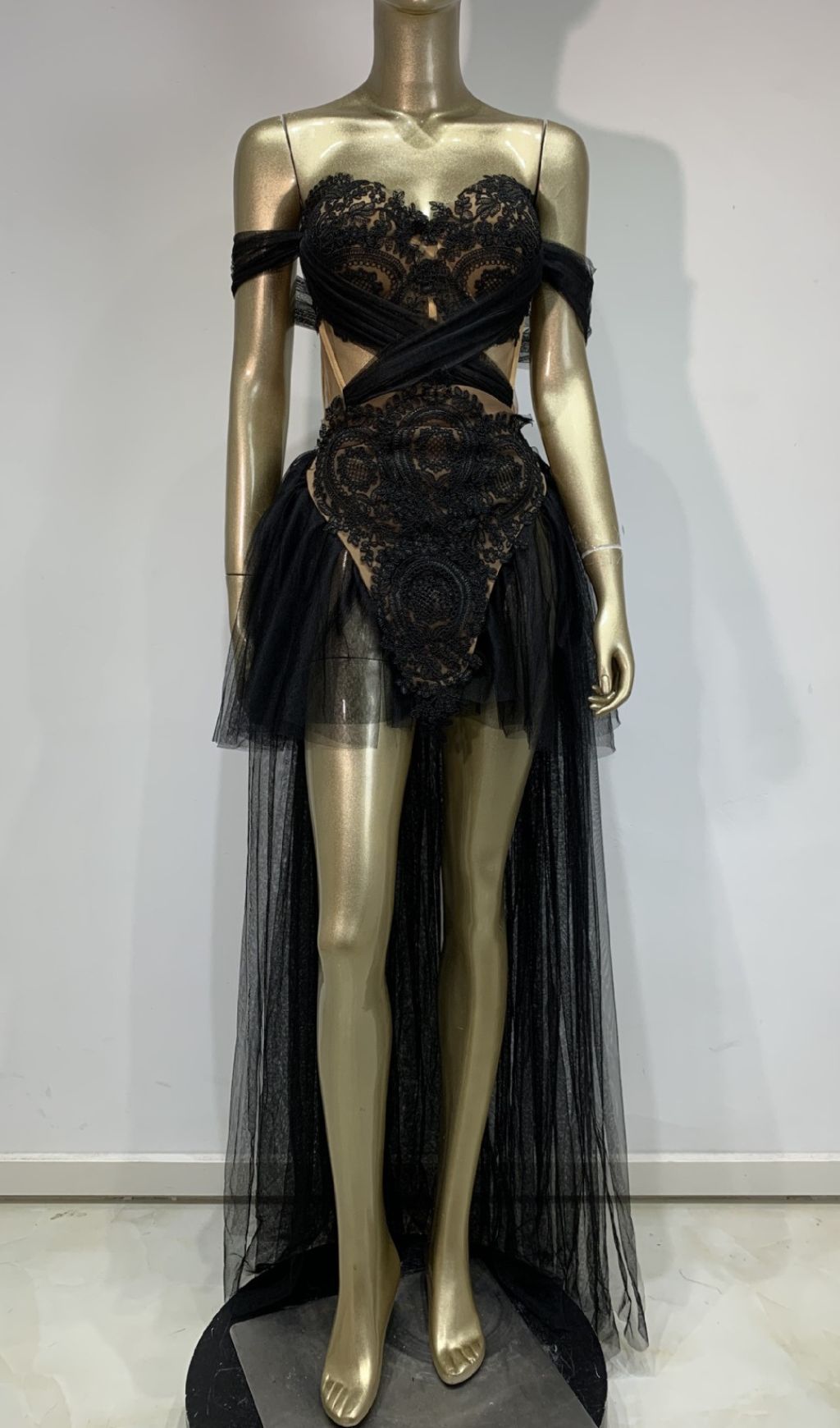 Fiachra Dramatic Black Lace Corset Mesh Maxi Gown