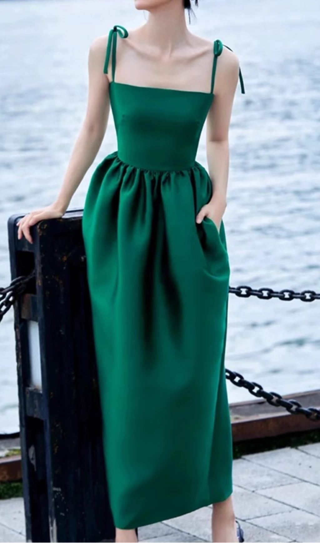 Elegant Emerald Green Midi Dress