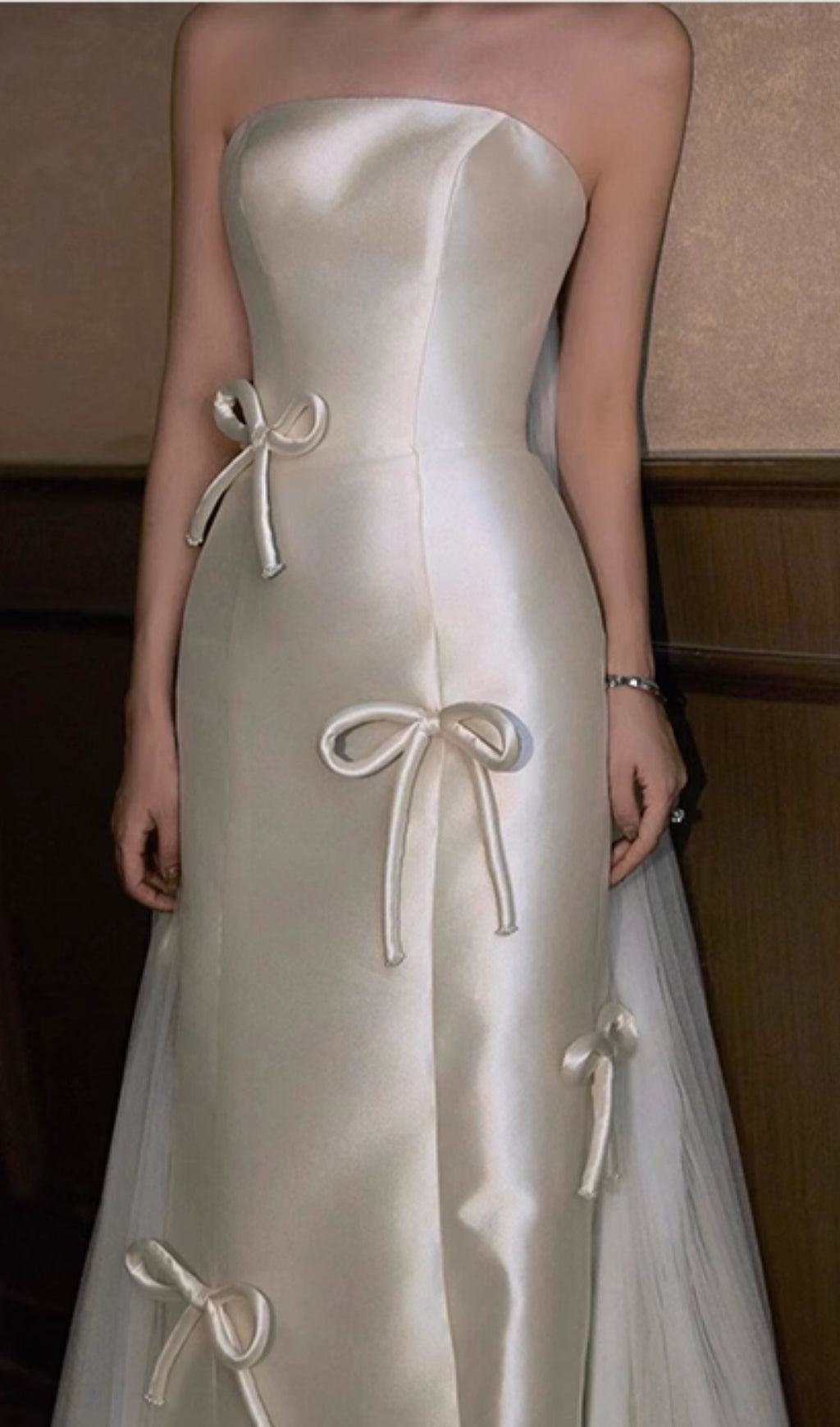 Chynna Elegant White Strapless Bow Wedding Dress