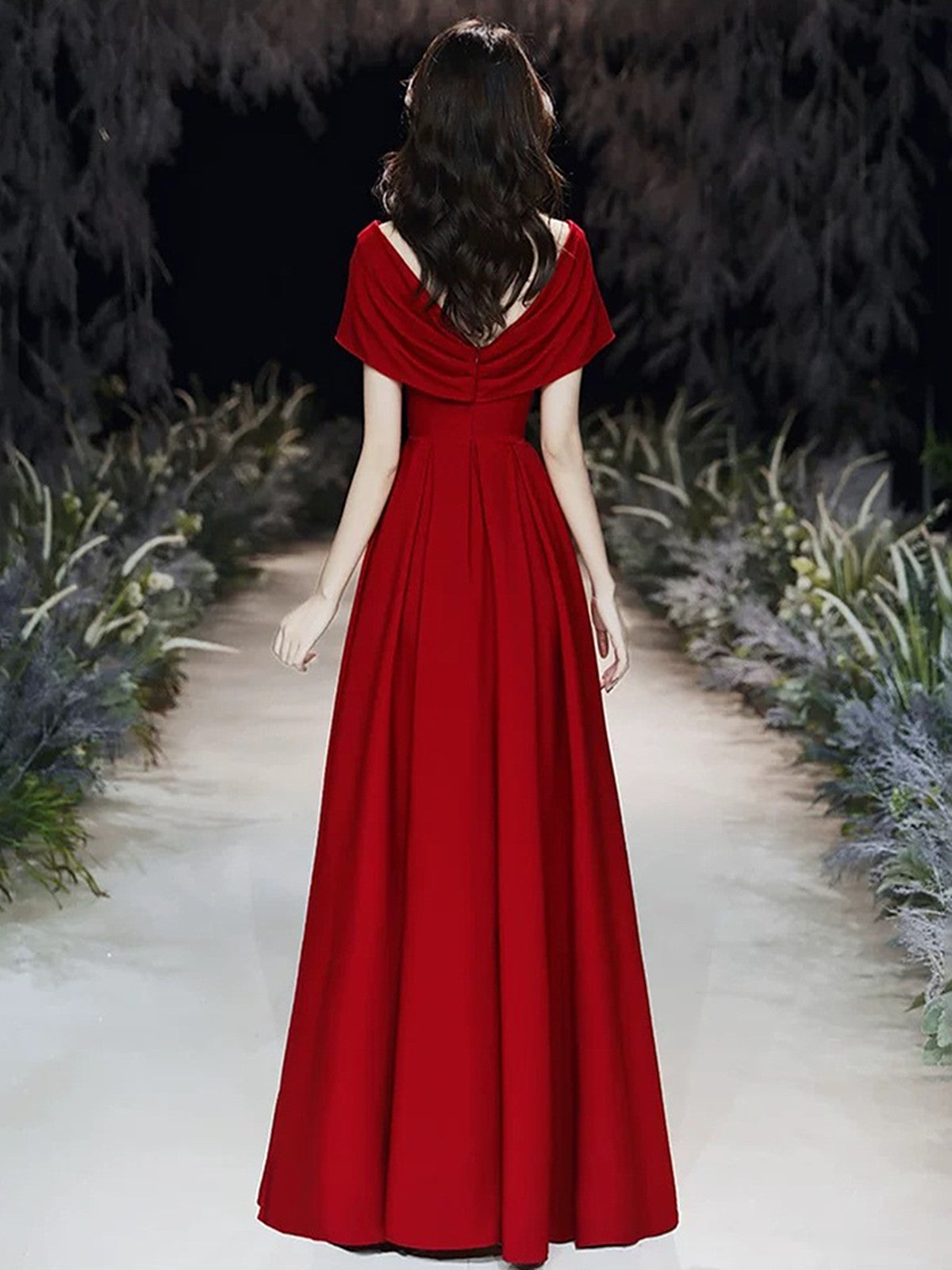Vestido de fiesta largo sencillo de corte A en color rojo vino 