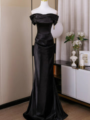 Vestido de fiesta de satén negro con escote corazón, corte sirena y largo hasta el suelo 