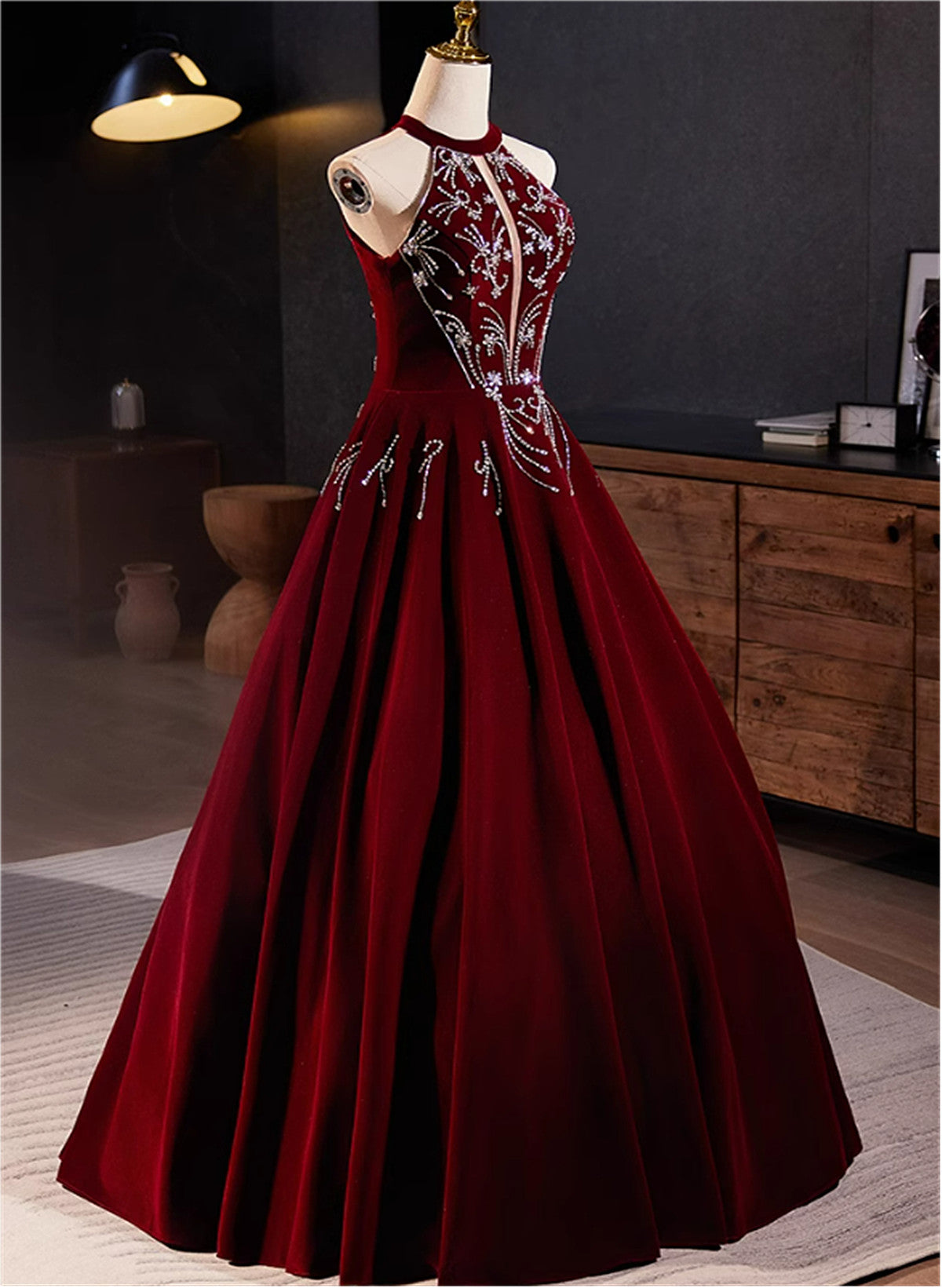 Vestido de fiesta de terciopelo rojo vino con cuentas y corte en A 