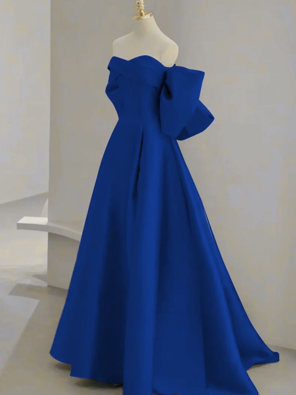 A-line Royal Blue Satin Sweetheart Off Shoulder Party Dress