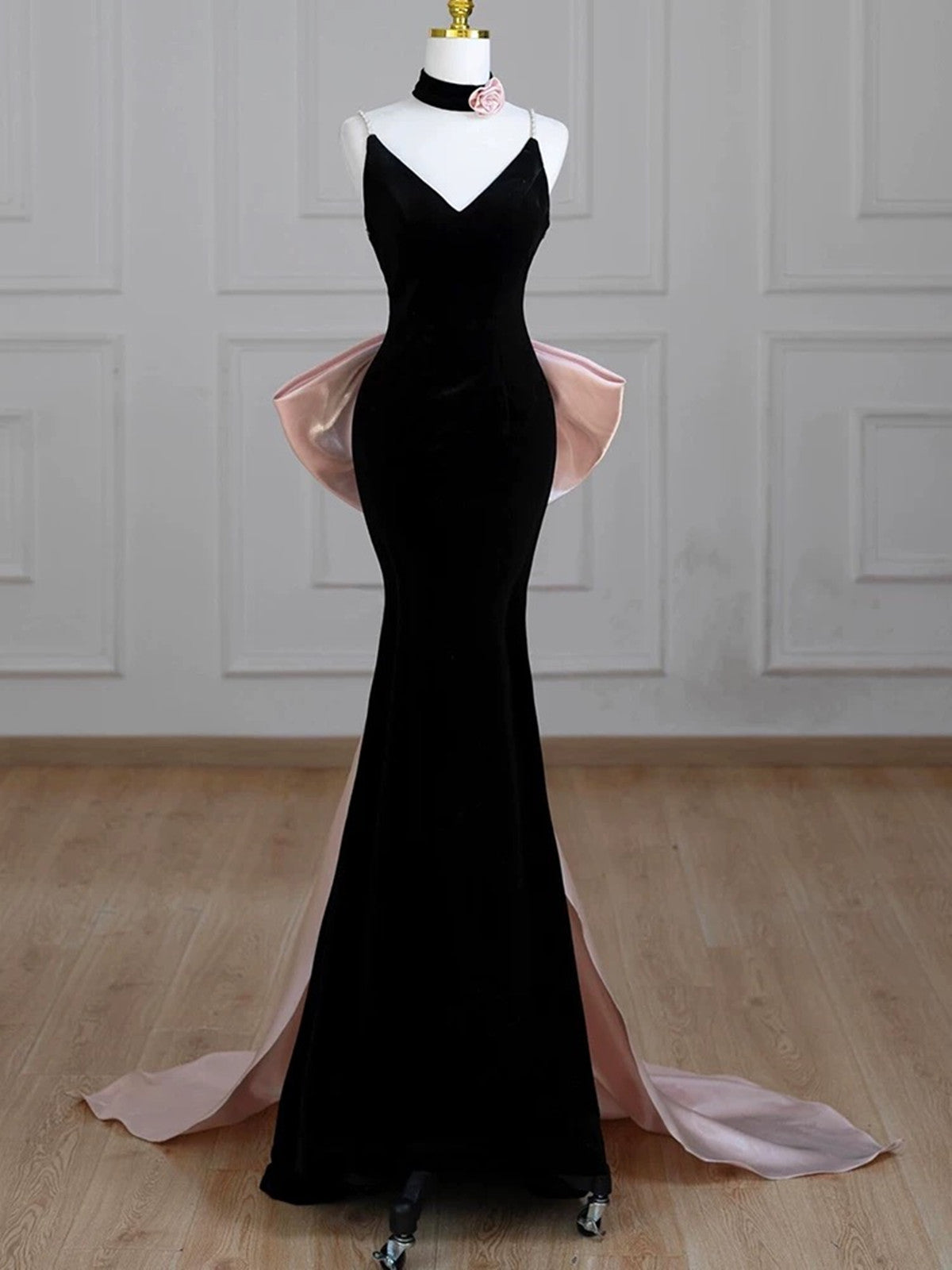 Black Velvet Mermaid Straps Lace-up Formal Dress with Bow