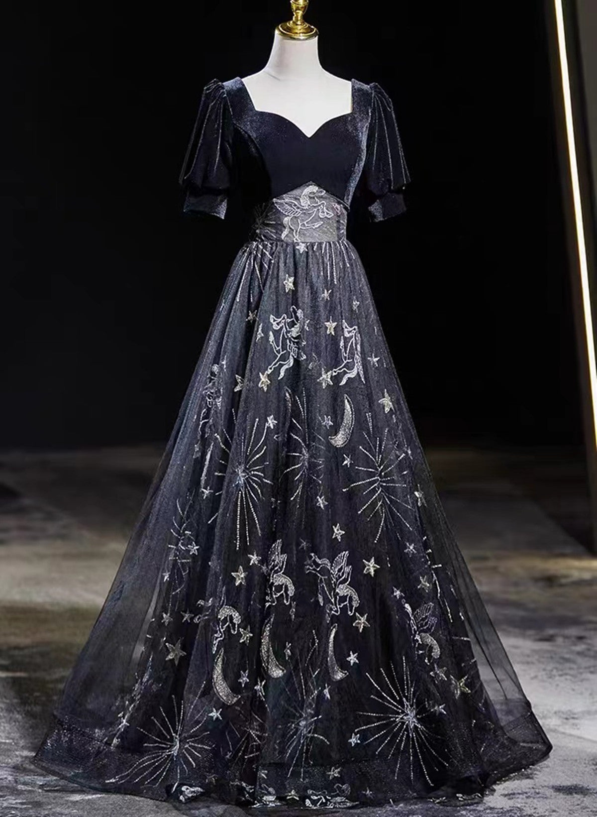 Hermoso vestido de fiesta negro sencillo de corte A hasta el suelo 