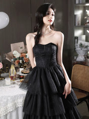 Vestido de fiesta largo con capas de tul negro 