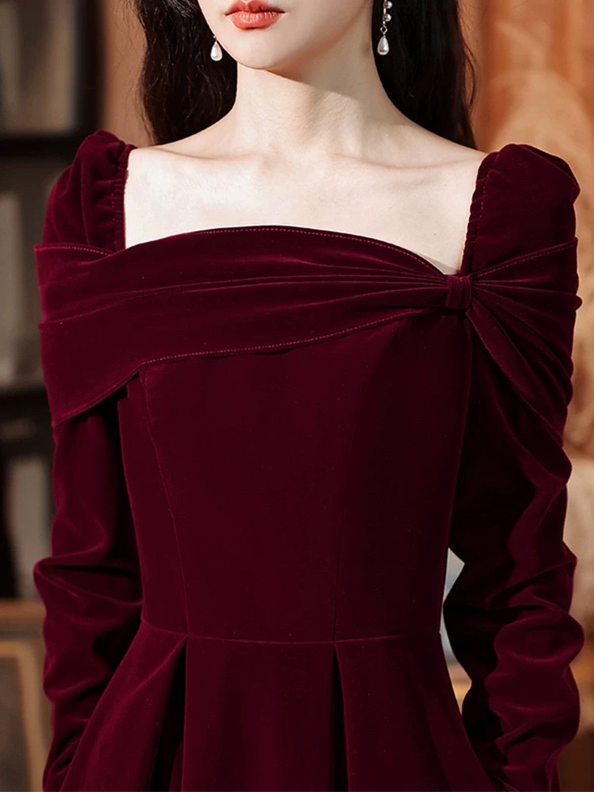 Vestido de fiesta de boda de terciopelo con mangas largas en color rojo vino 