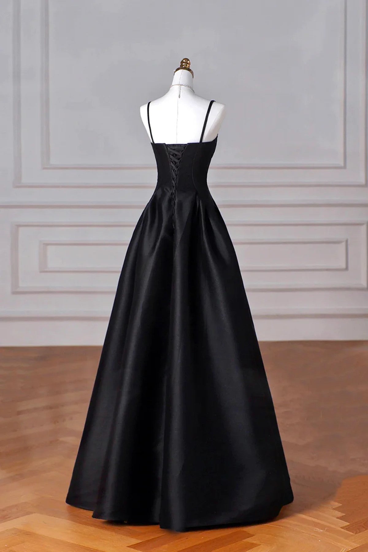 Black A-Line Straps Satin Long Party Dress