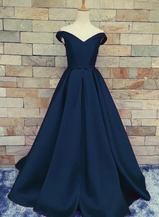 Vestido formal de satén azul marino con escote en forma de corazón, corte A, hecho a mano 